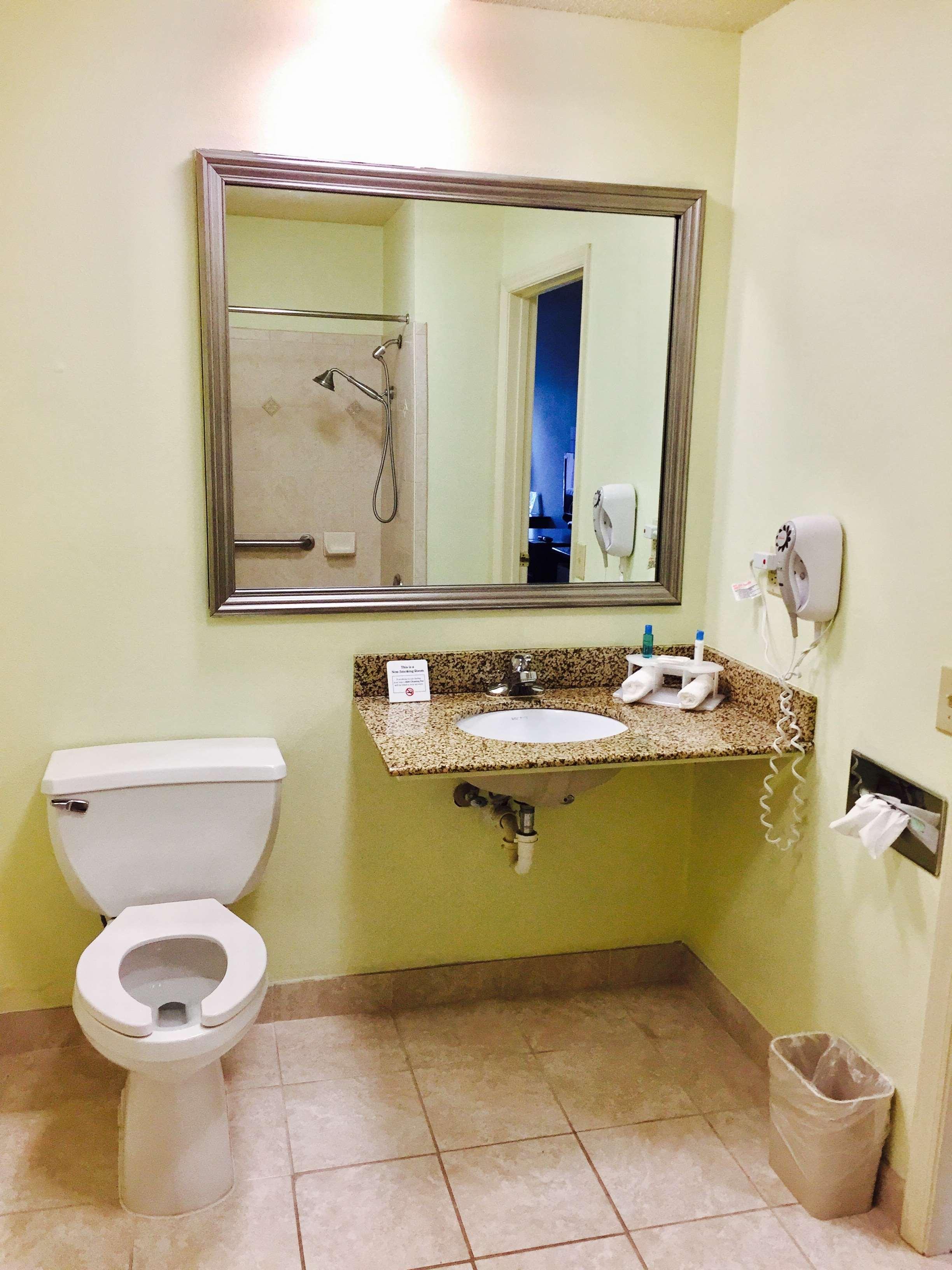 Best Western Butner Creedmoor Inn Екстер'єр фото
